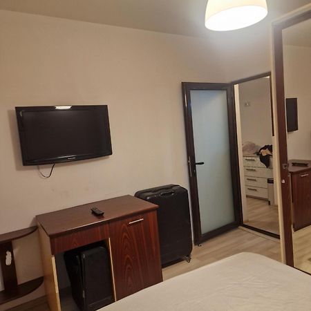 2 Bedrooms Apartment. กาลาจิ ภายนอก รูปภาพ